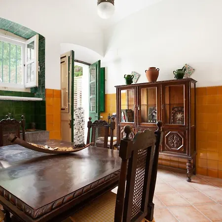 Akira Flats Llane Apartment Cadaques