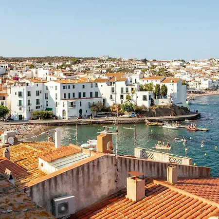 Akira Flats Llane Cadaques